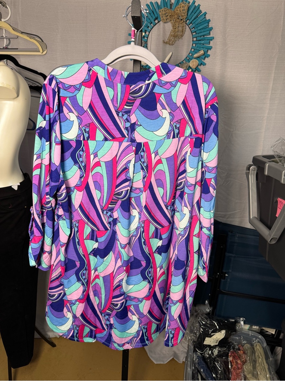 NWT Dear Scarlett Women's Vibrant Abstract Print Tunic Top - Purple Multi - Picture 3 of 6